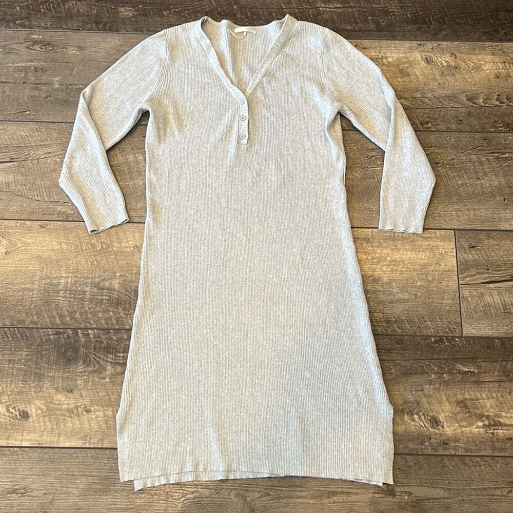 StitchDrop Grey Ribbed Long Sleeve V-Neck Quarter Button Dress Size M